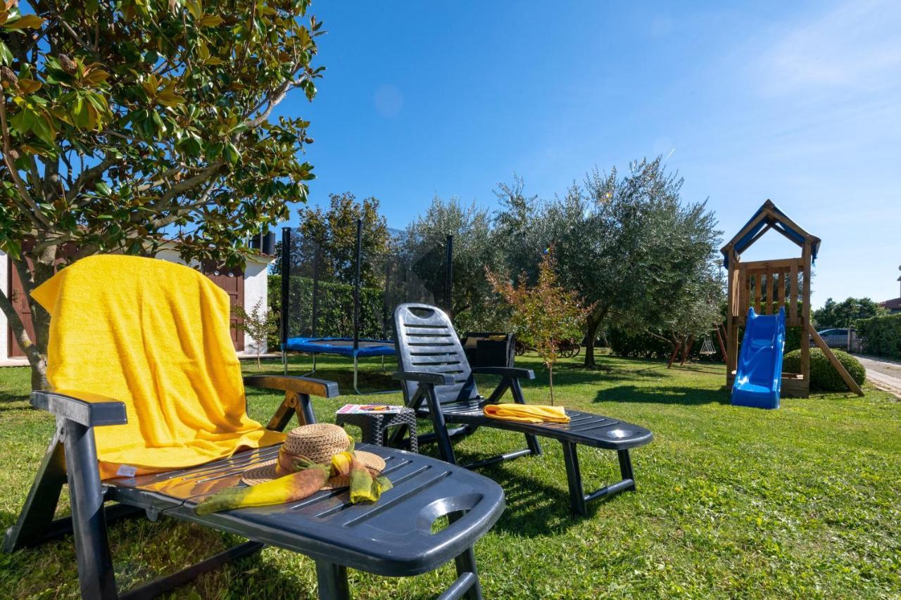 Villa Livia With Three Nice Apartments, Swimming Pool, Childrens Playground, Barbecue And Free Parking Ližnjan Exteriér fotografie