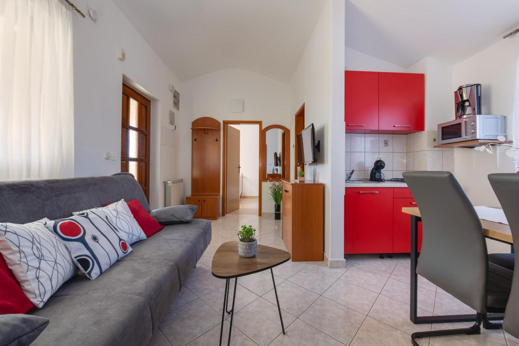 Villa Livia With Three Nice Apartments, Swimming Pool, Childrens Playground, Barbecue And Free Parking Ližnjan Exteriér fotografie