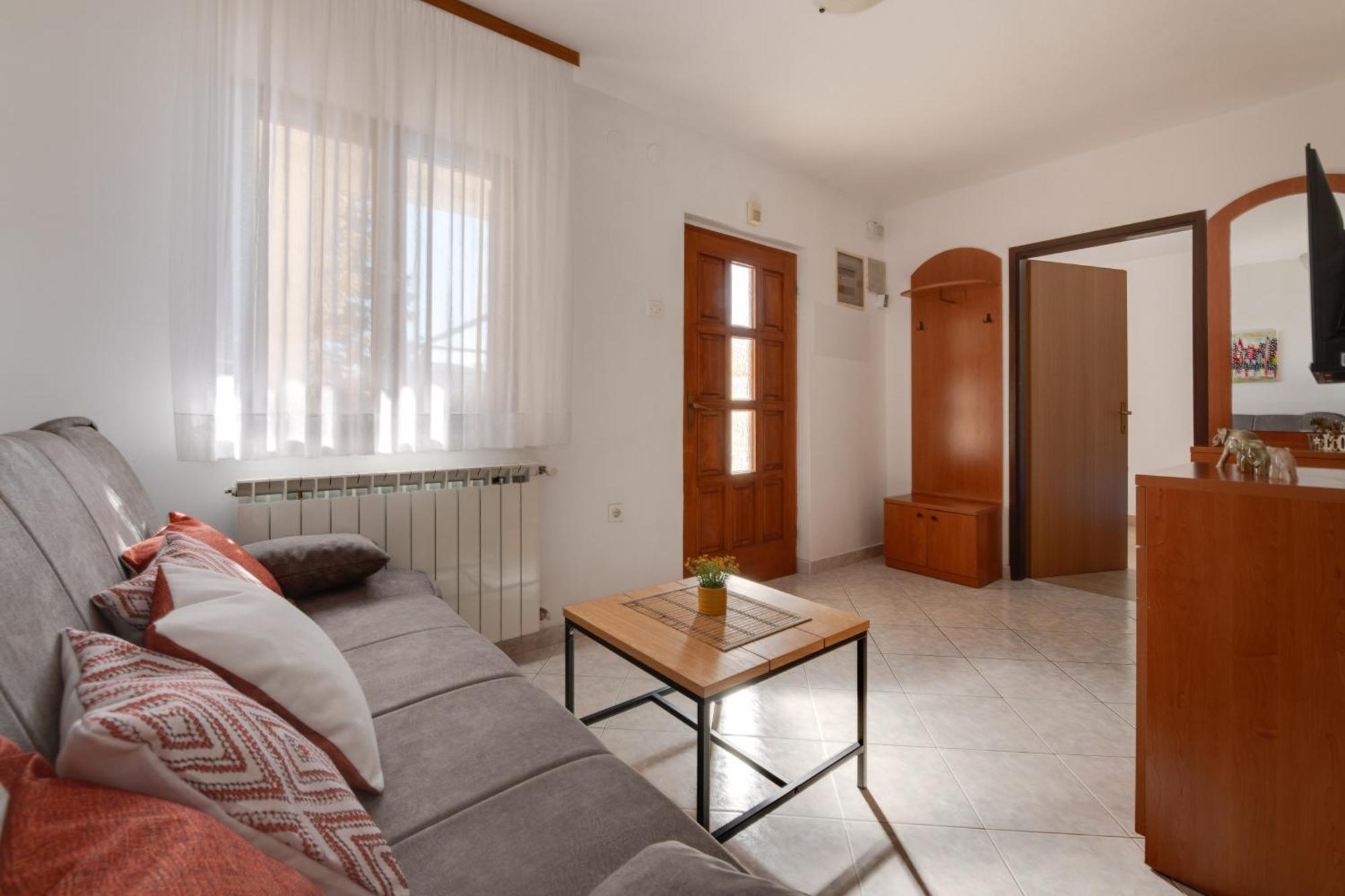 Villa Livia With Three Nice Apartments, Swimming Pool, Childrens Playground, Barbecue And Free Parking Ližnjan Exteriér fotografie